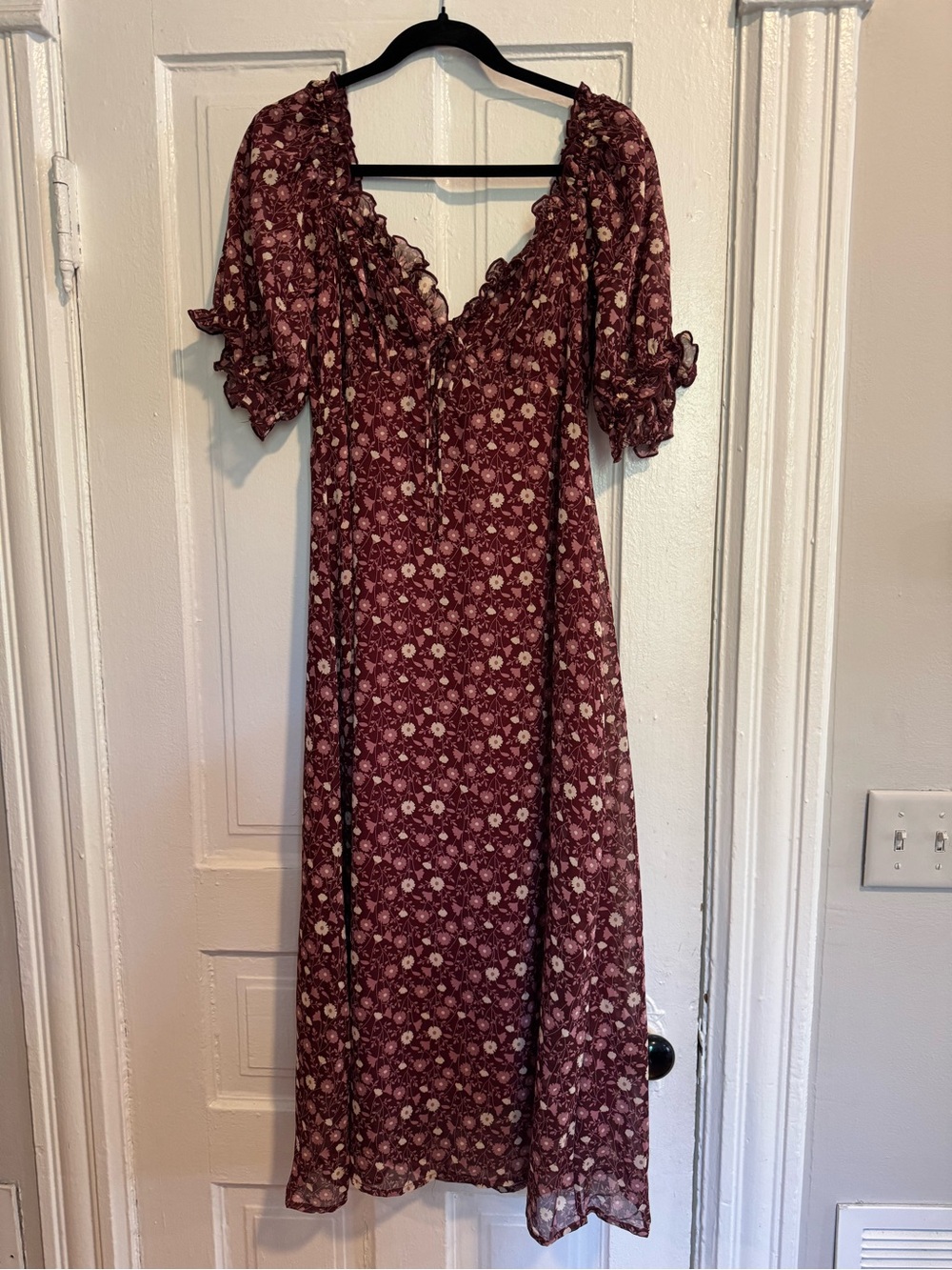 VICI Burgundy Floral Puff Sleeve Midi Dress Size M